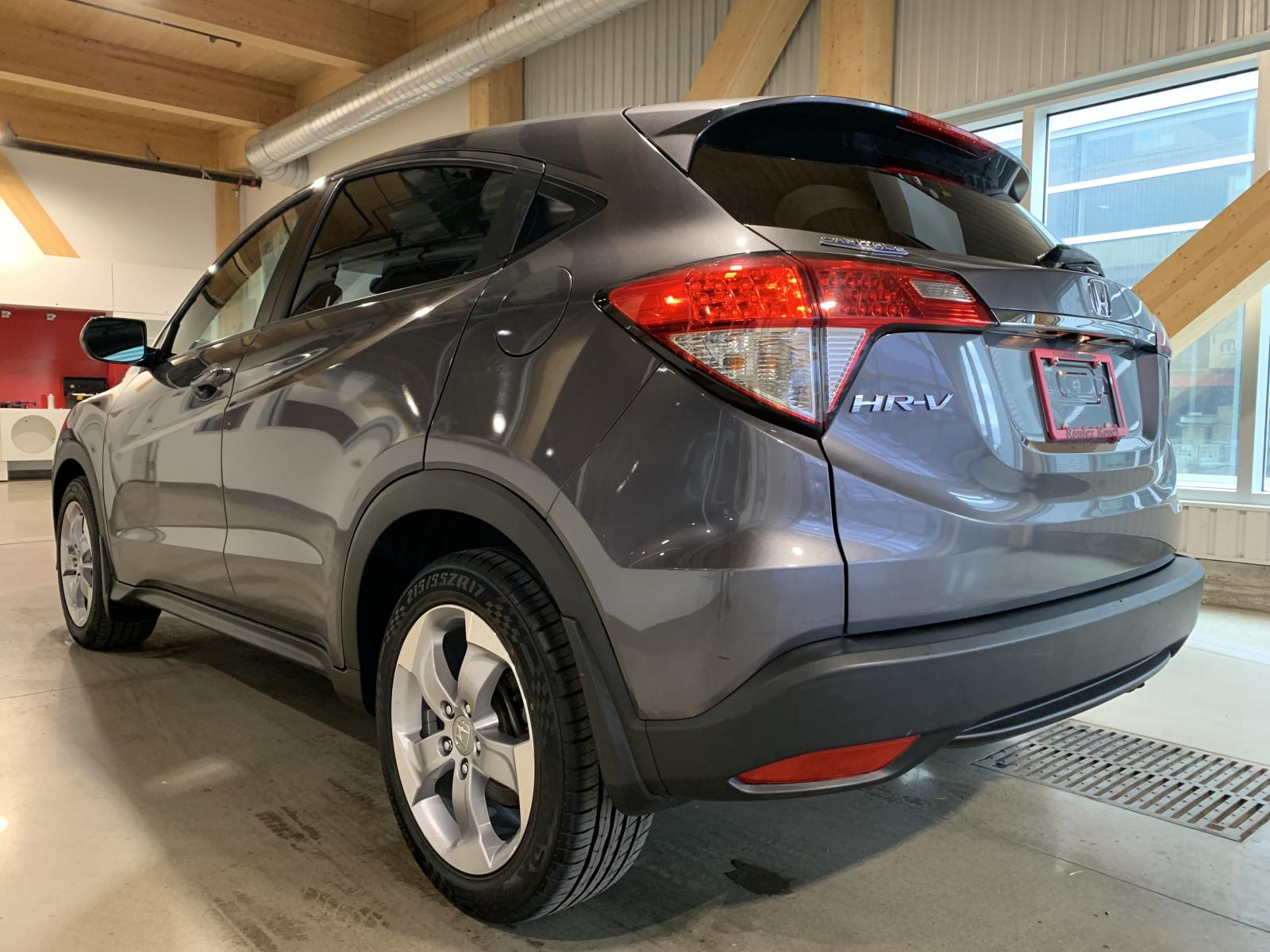Honda HR-V LX 2022 — photo 2