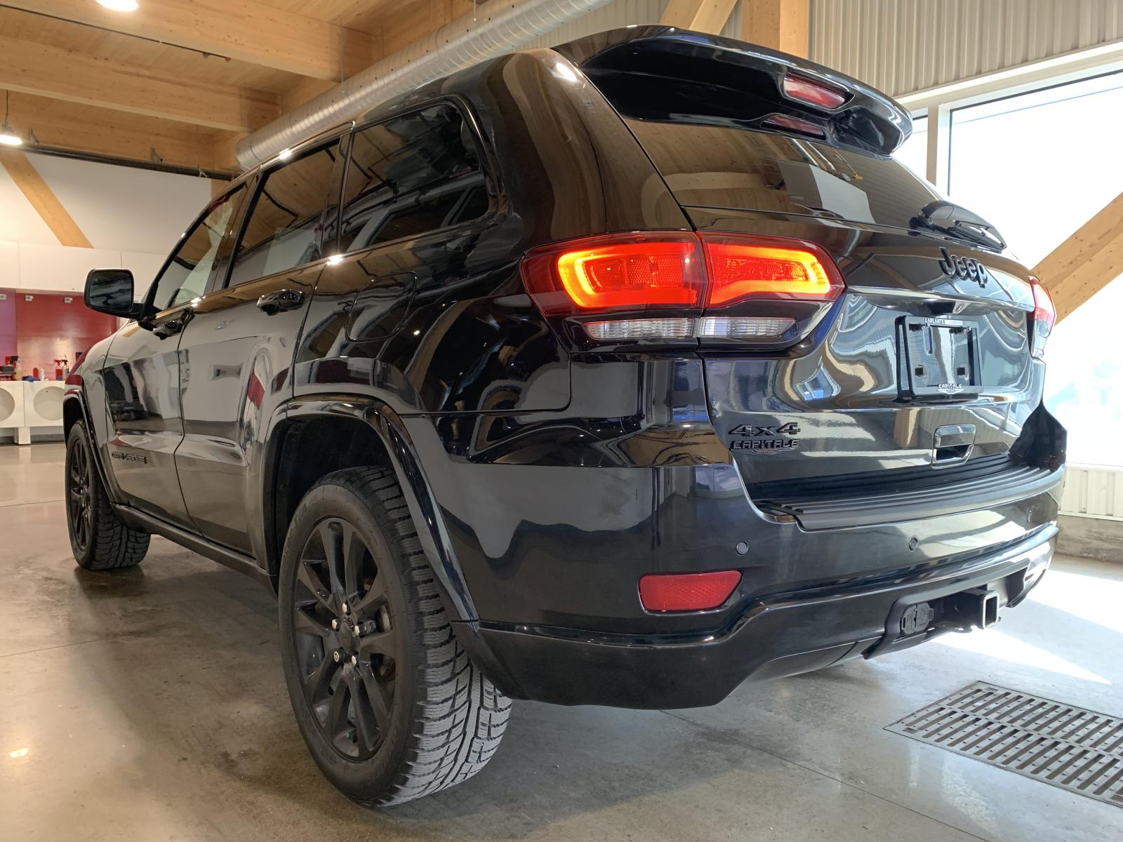 Jeep Grand Cherokee Altitude 2019 — photo 2