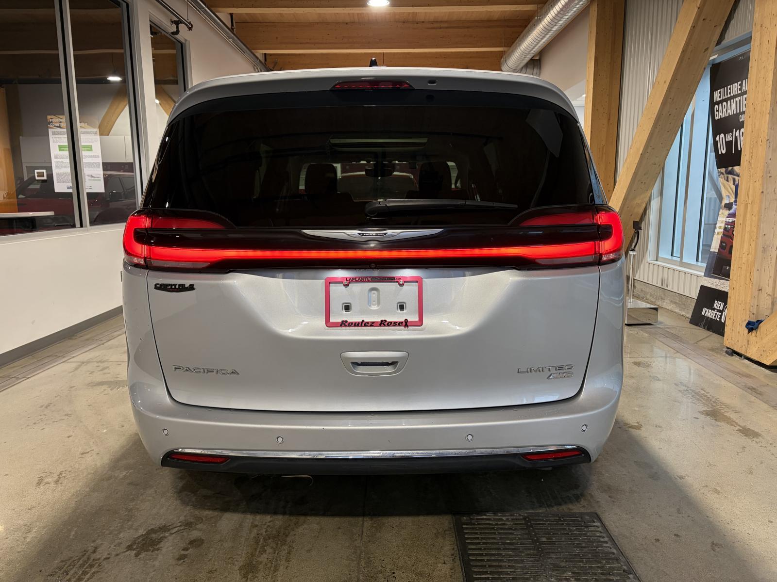Chrysler Pacifica Limited 2023 — photo 6