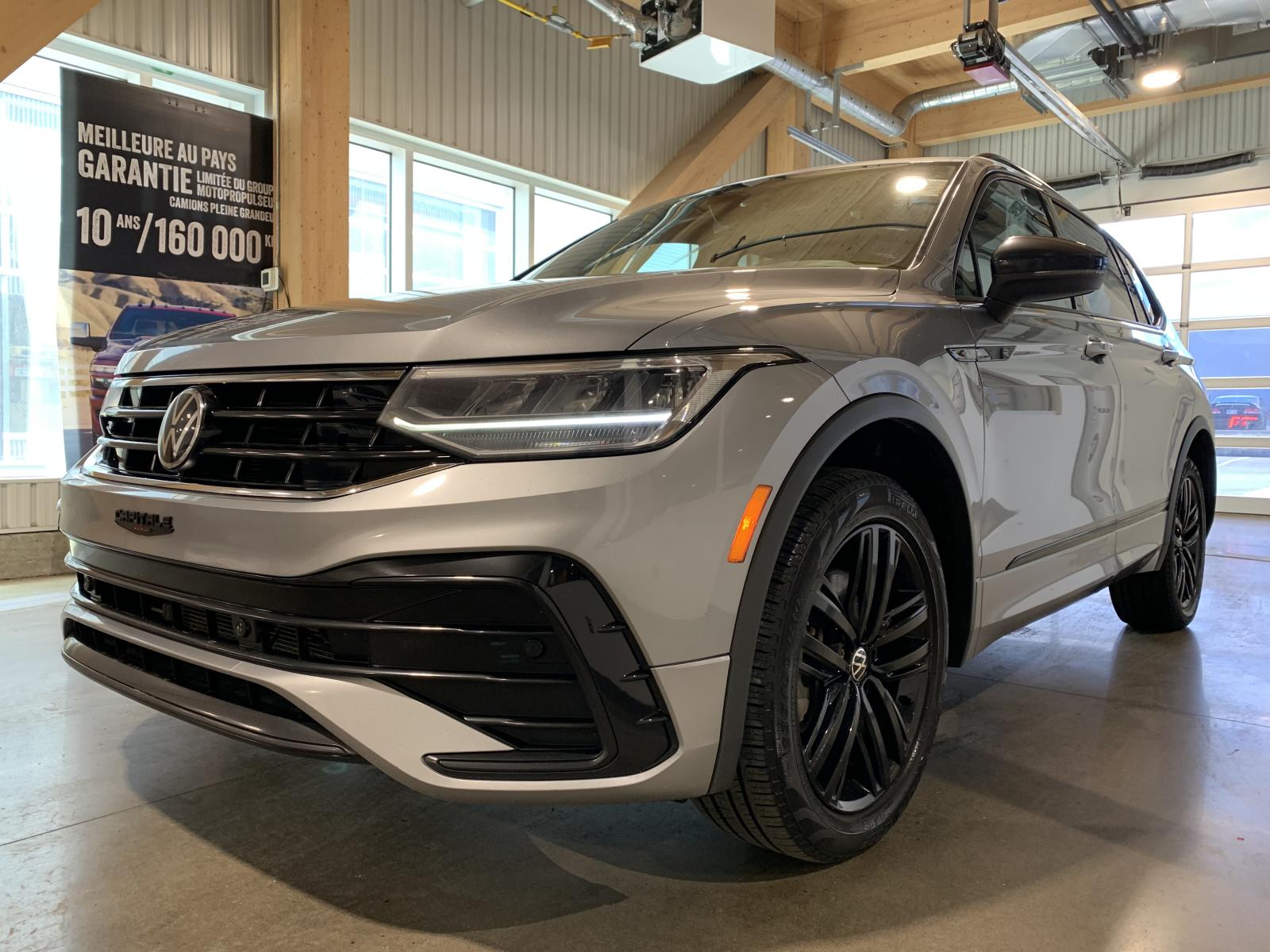 Volkswagen Tiguan Comfortline R-L Blk 2022