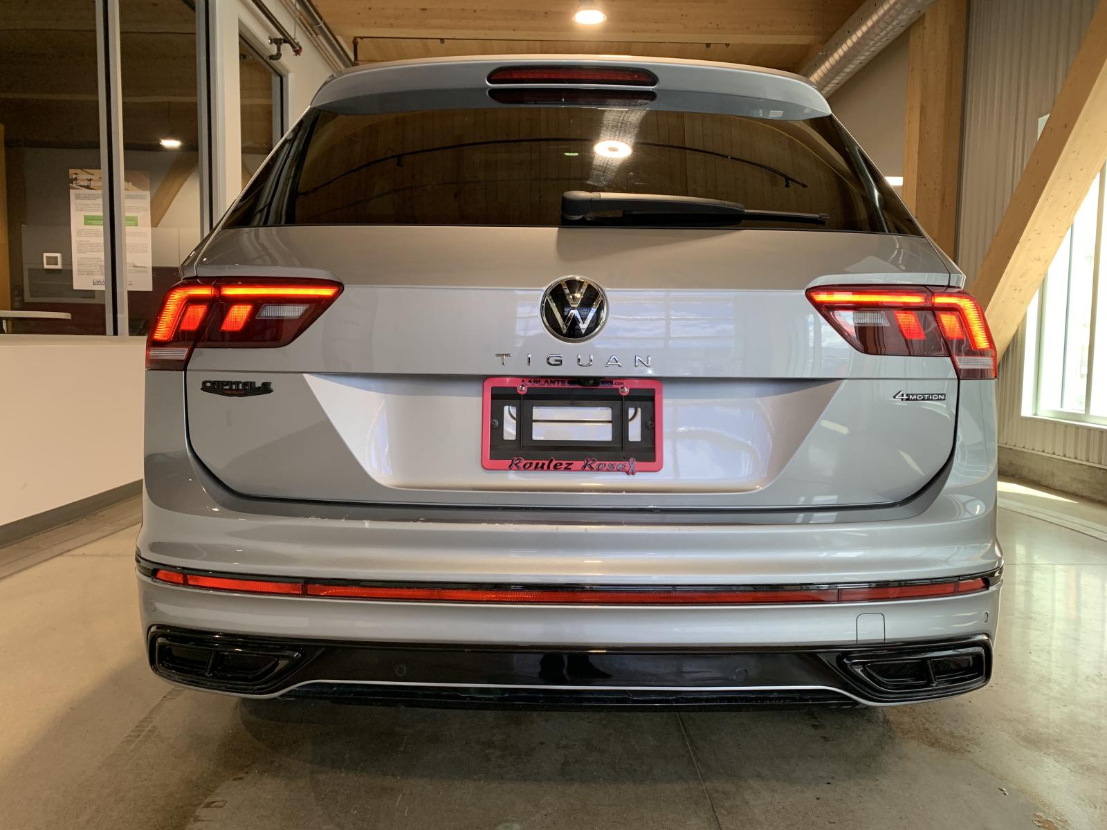 Volkswagen Tiguan Comfortline R-L Blk 2022 — photo 3