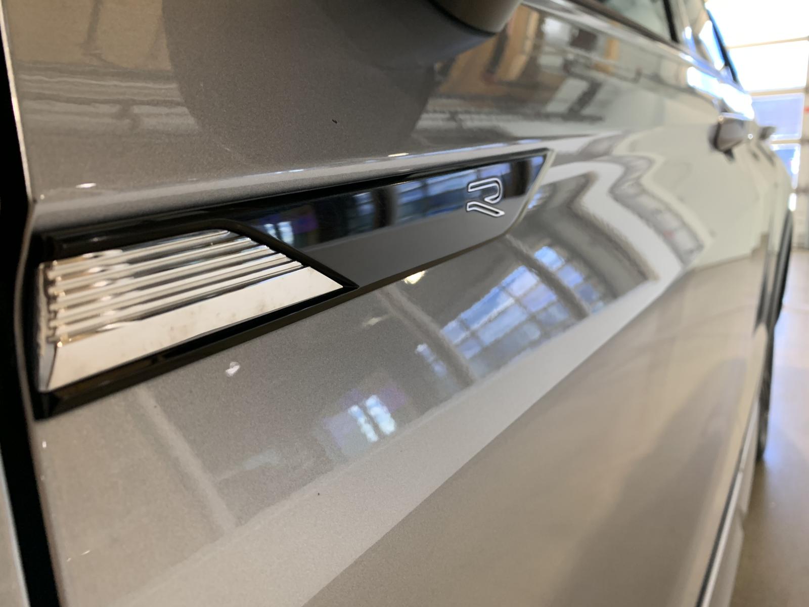 Volkswagen Tiguan Comfortline R-L Blk 2022 — photo 7