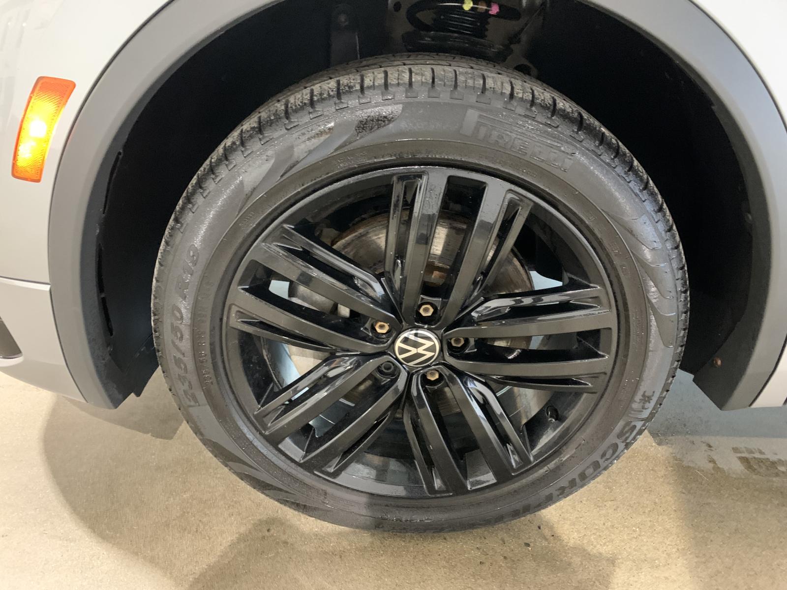 Volkswagen Tiguan Comfortline R-L Blk 2022 — photo 8