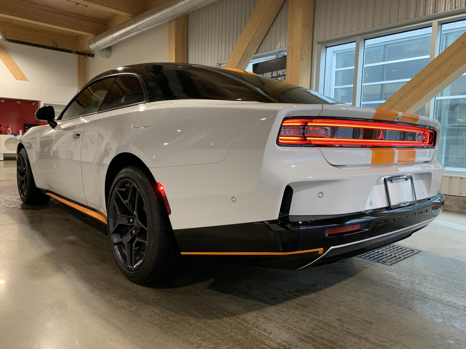 Dodge Charger Daytona EV R/T 2024 — photo 2