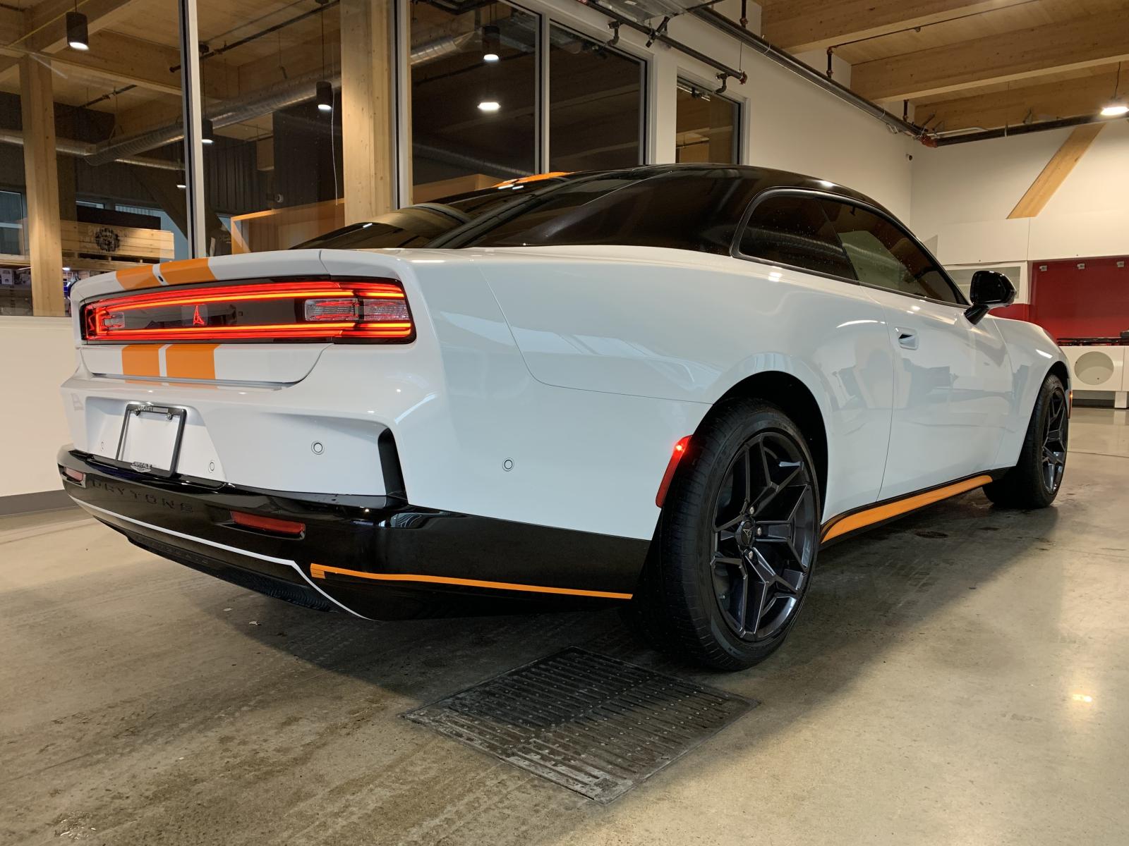 Dodge Charger Daytona EV R/T 2024 — photo 3