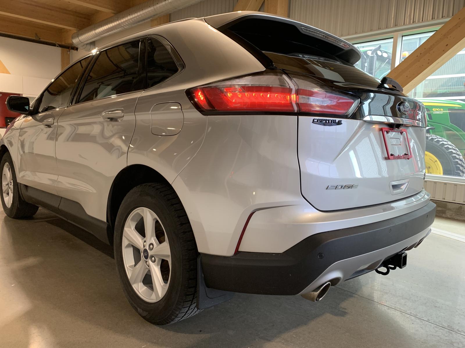Ford Edge SEL 2019 — photo 2