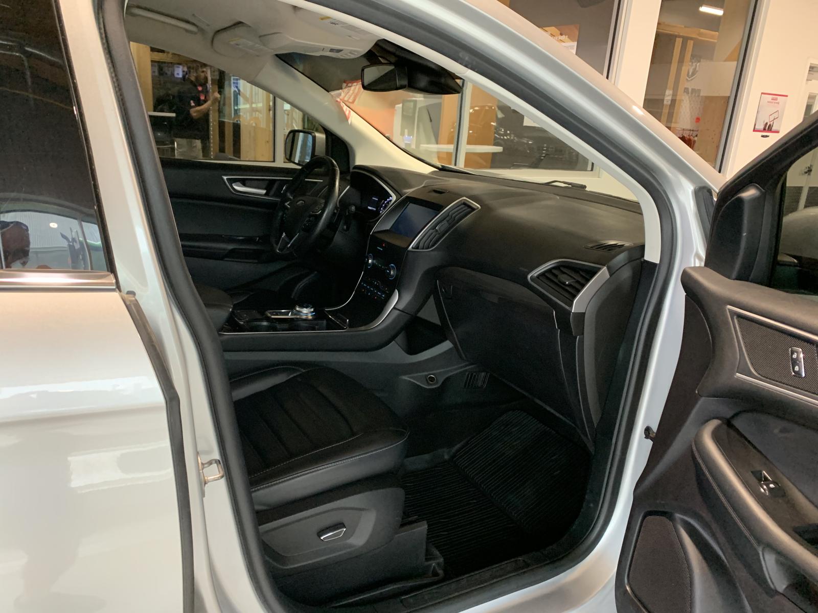 Ford Edge SEL 2019 — photo 8