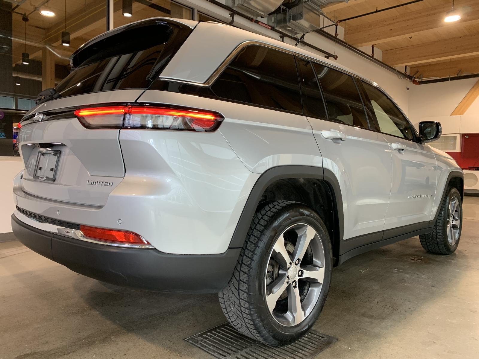 Jeep Grand Cherokee Limited 2024 — photo 4