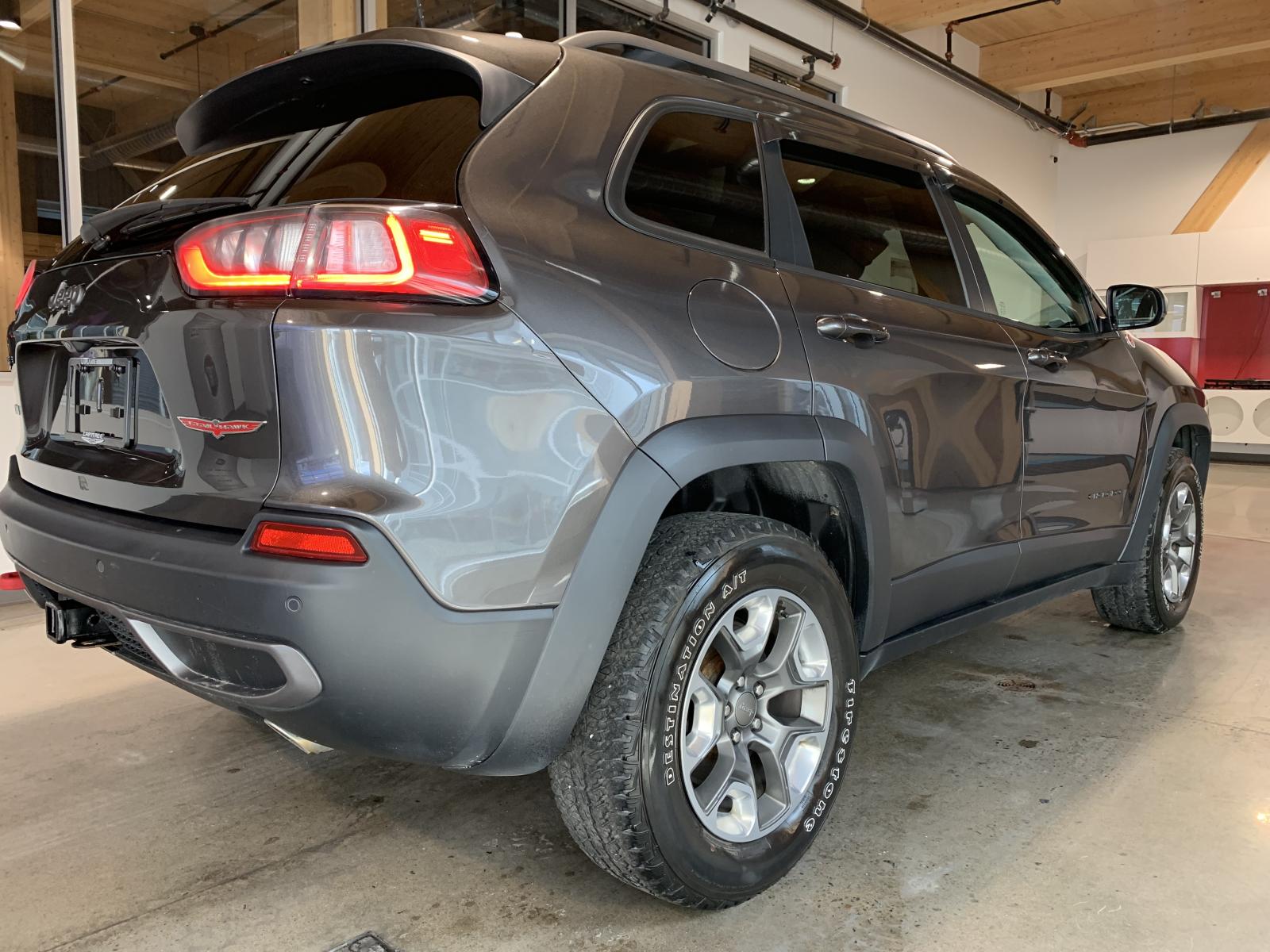 Jeep Cherokee Trailhawk 2019 — photo 4