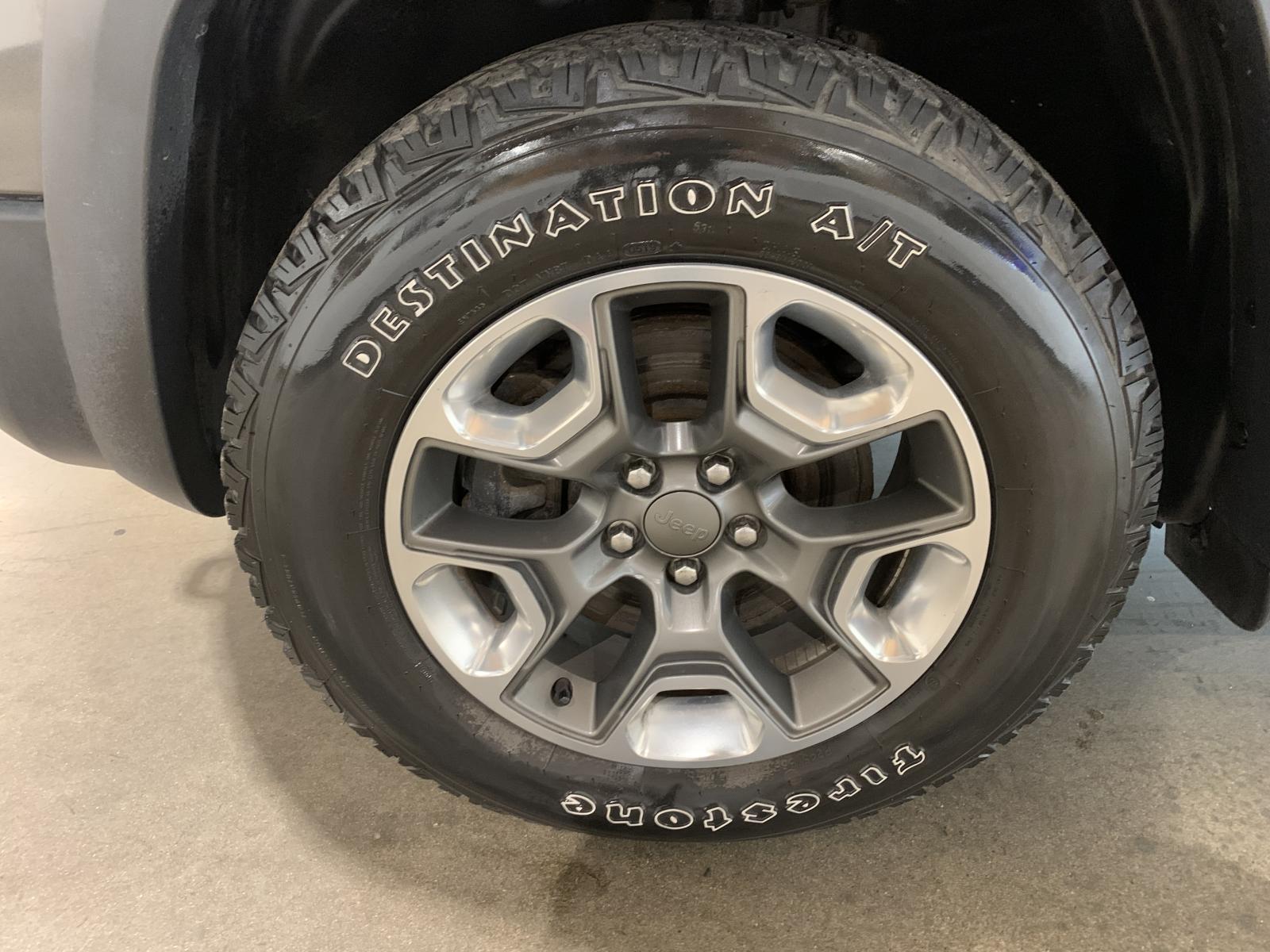 Jeep Cherokee Trailhawk 2019 — photo 8