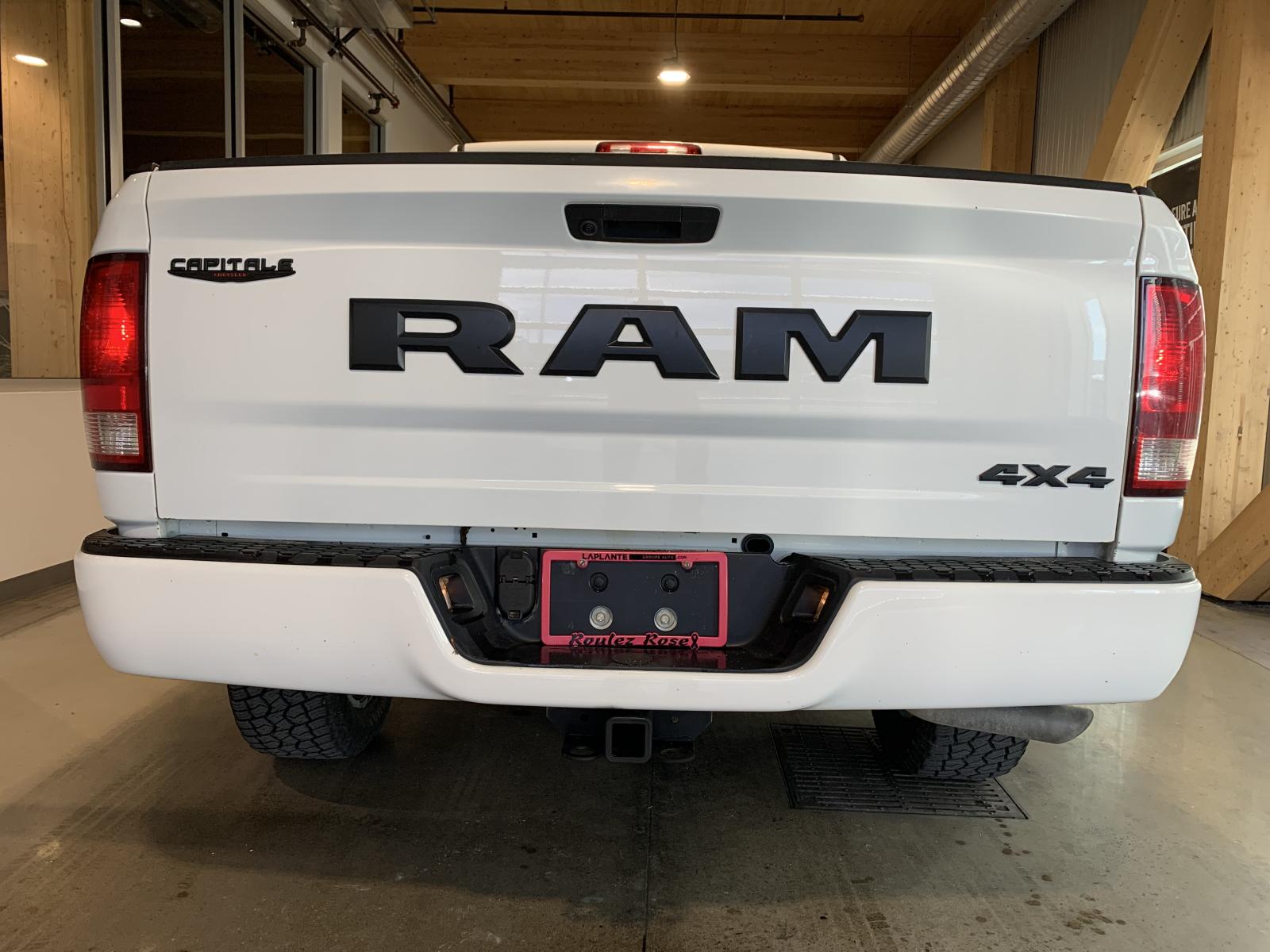 RAM 1500 Classic Express 2023 — photo 3