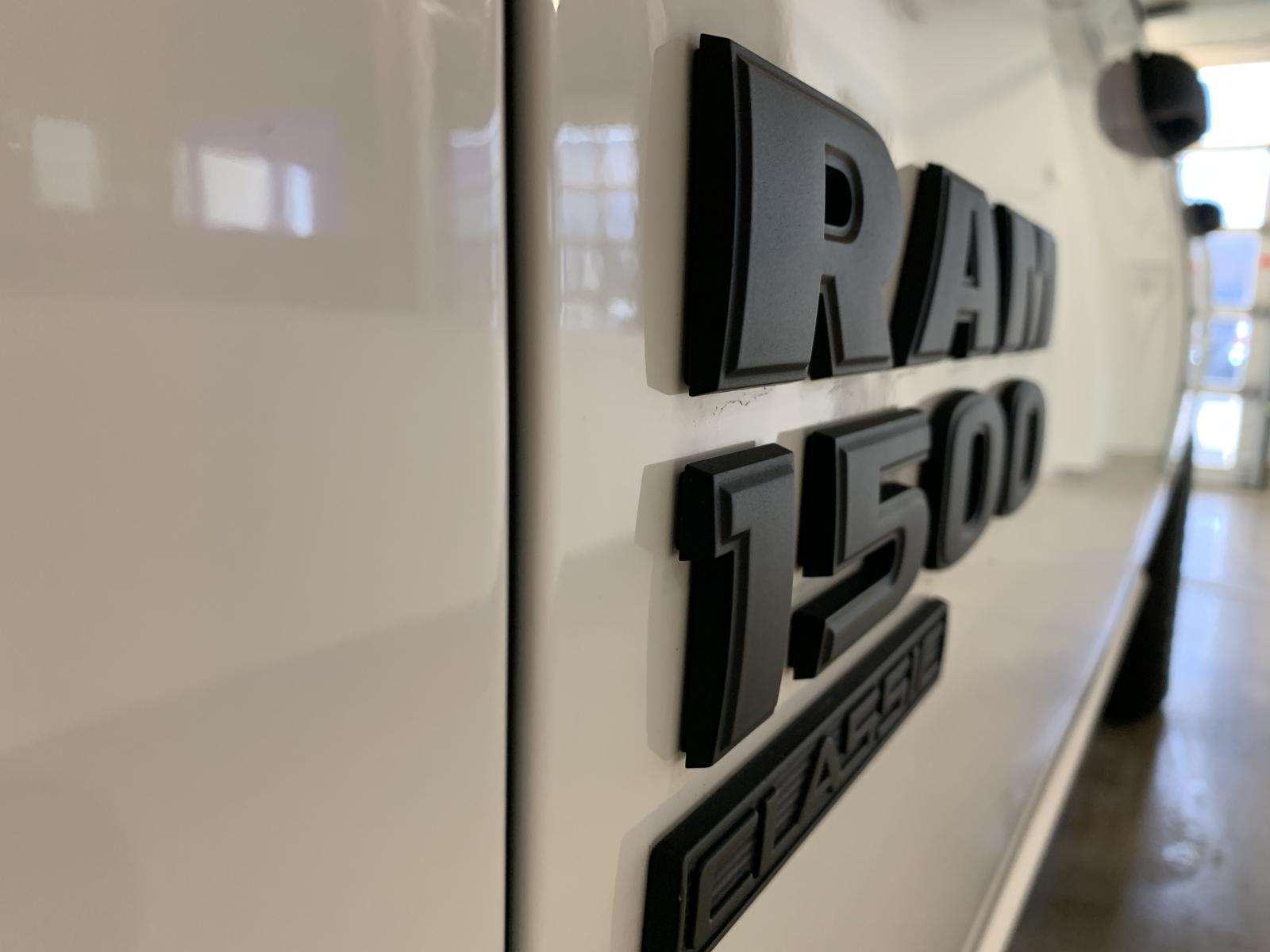 RAM 1500 Classic Express 2023 — photo 8