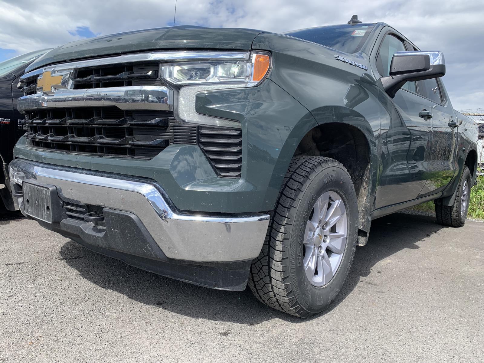 Gray 2025 Chevrolet Silverado 1500 LT Crew Cab 4WD Pickup Truck Four-Wheel Drive Automatic
