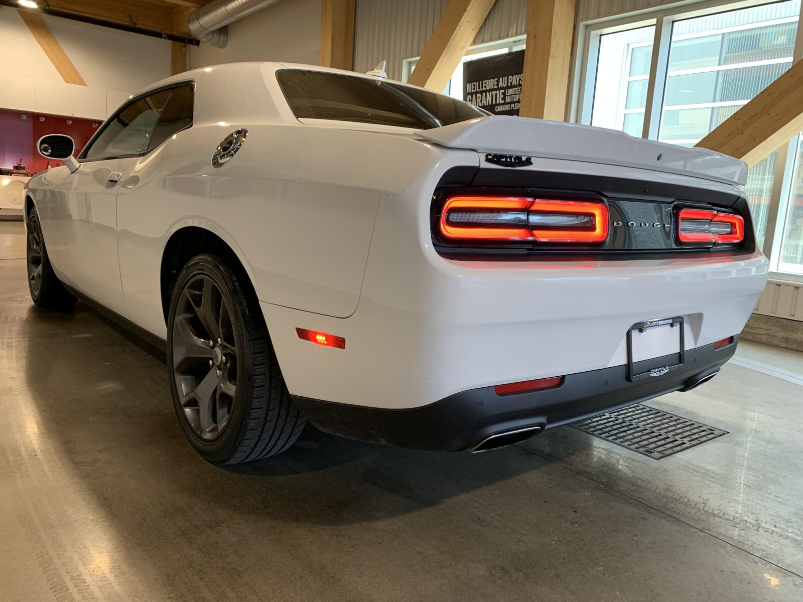 Dodge Challenger SXT 2018 — photo 2