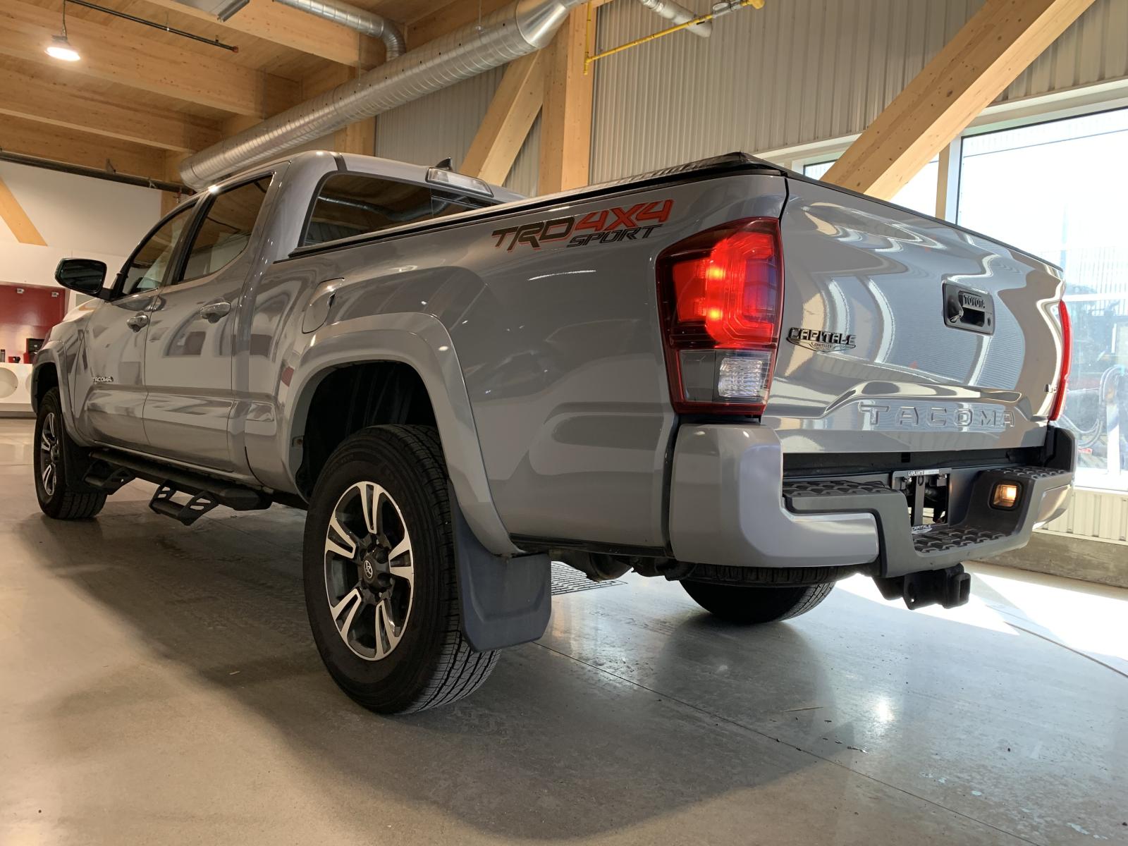 Toyota Tacoma TRD Sport 2019 — photo 2