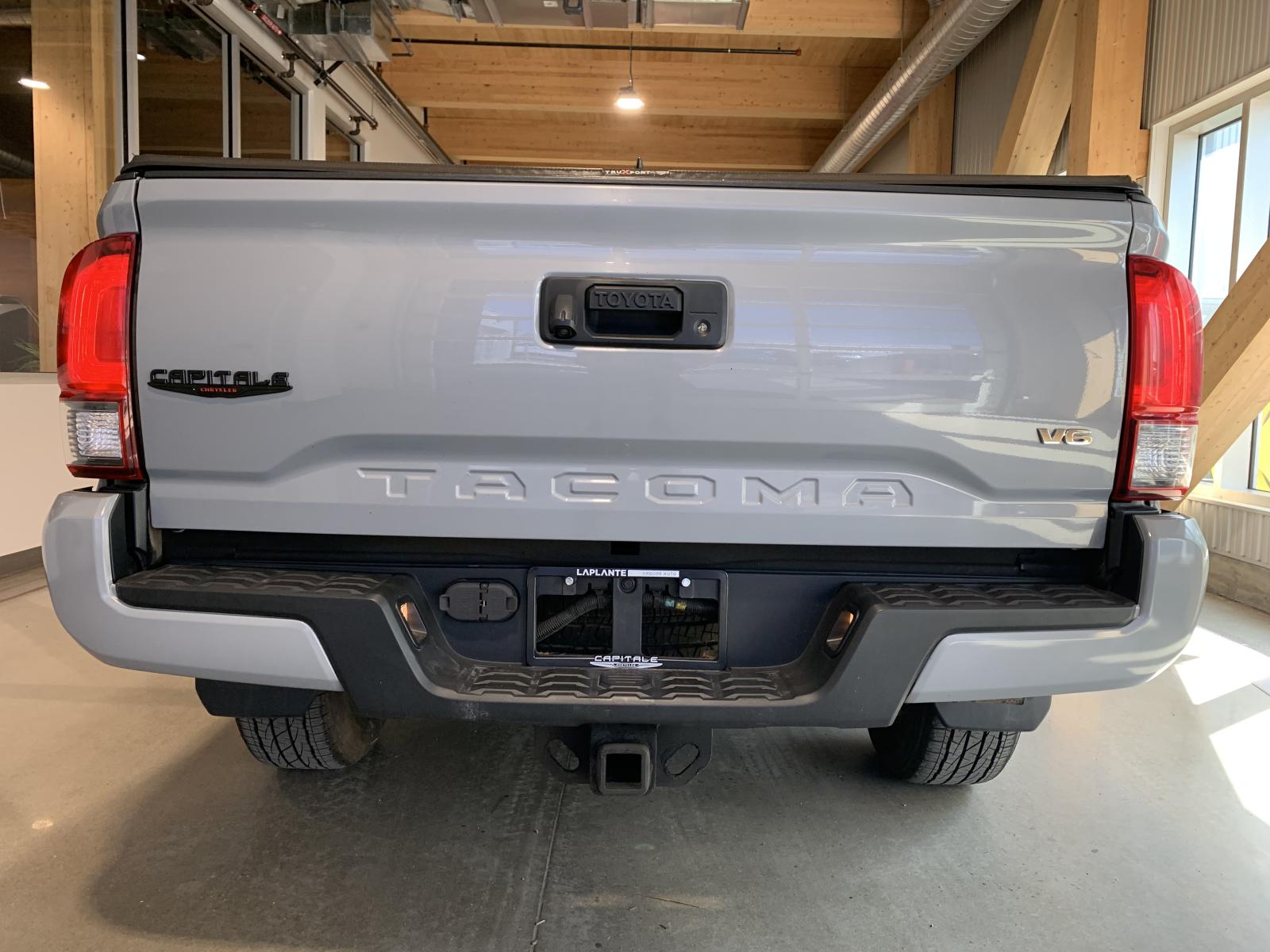 Toyota Tacoma TRD Sport 2019 — photo 3