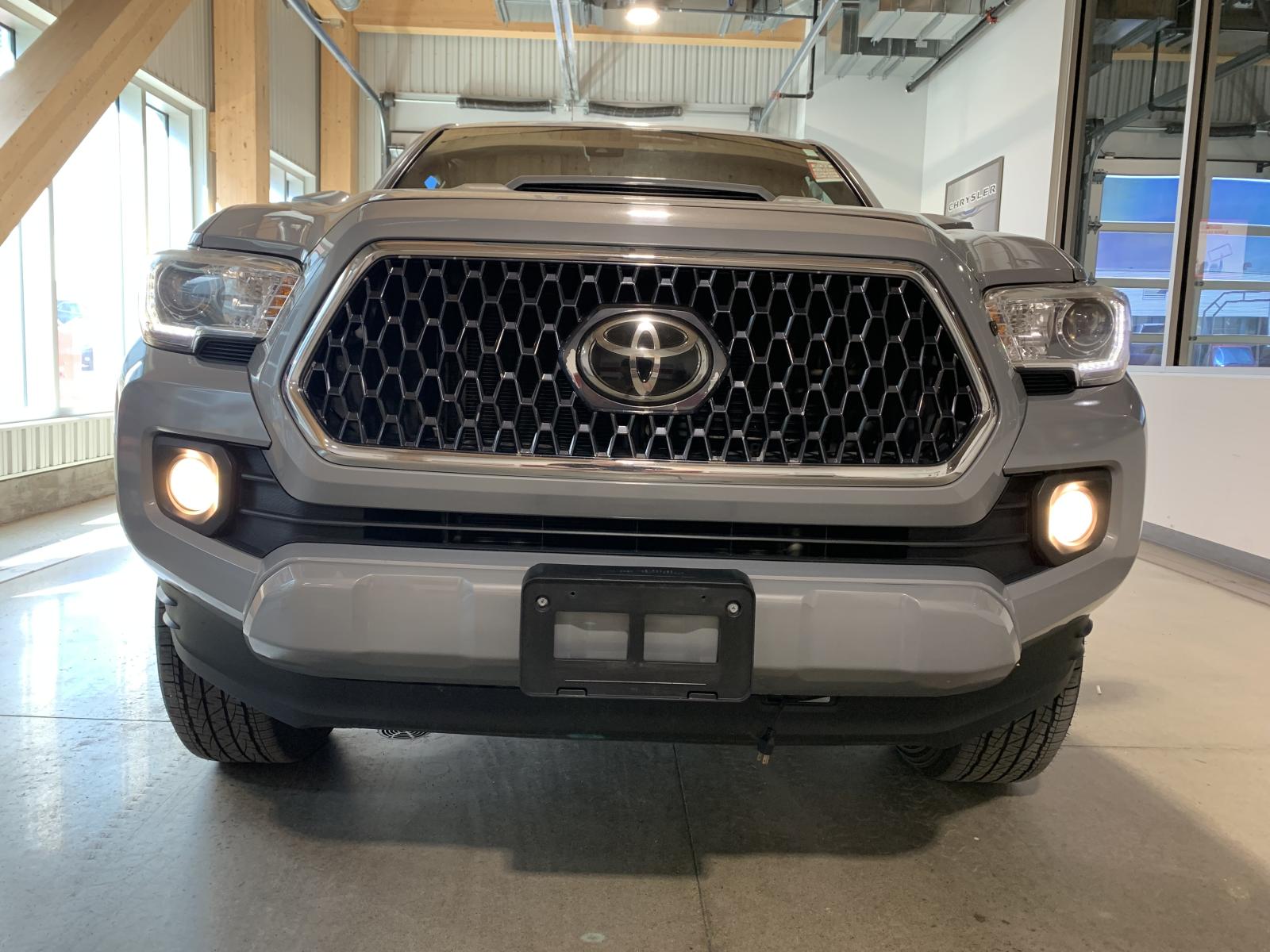 Toyota Tacoma TRD Sport 2019 — photo 6