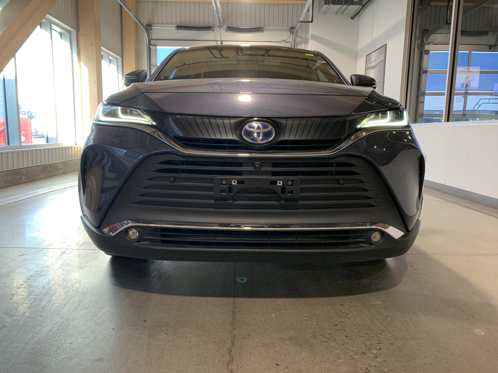 Toyota Venza Limited 2024 — photo 6