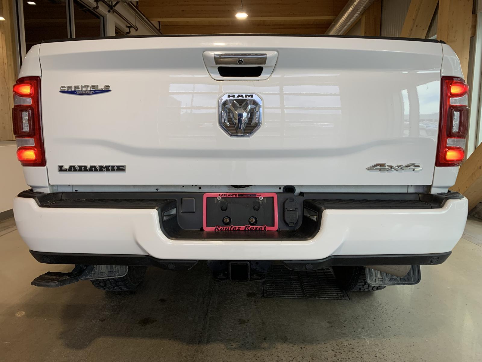 RAM 3500 Laramie 2022 — photo 2