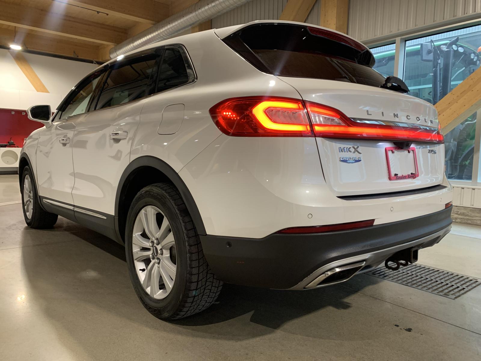 Lincoln MKX Reserve 2016 — photo 2