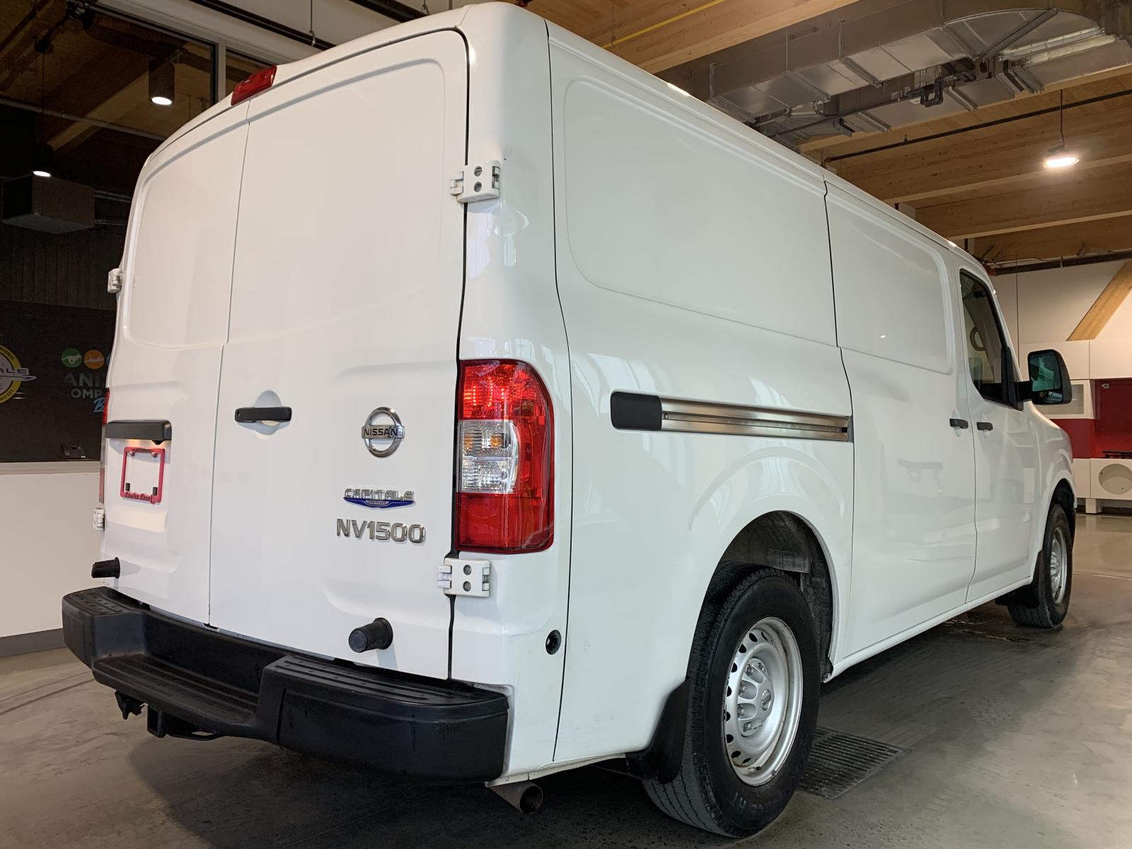 Nissan NV 2021 — photo 3