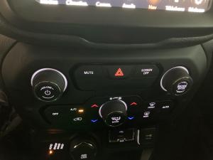 Thumbnail 22 Jeep Renegade Limited 2019