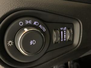 Thumbnail 30 Jeep Renegade Limited 2019
