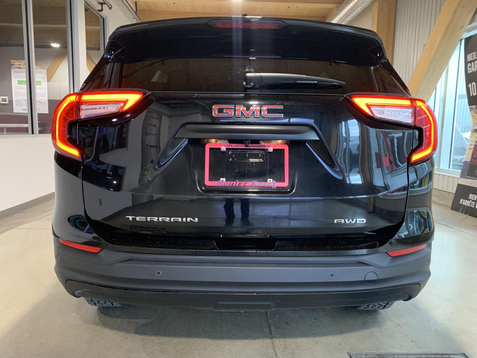 GMC Terrain SLE 2022 — photo 3