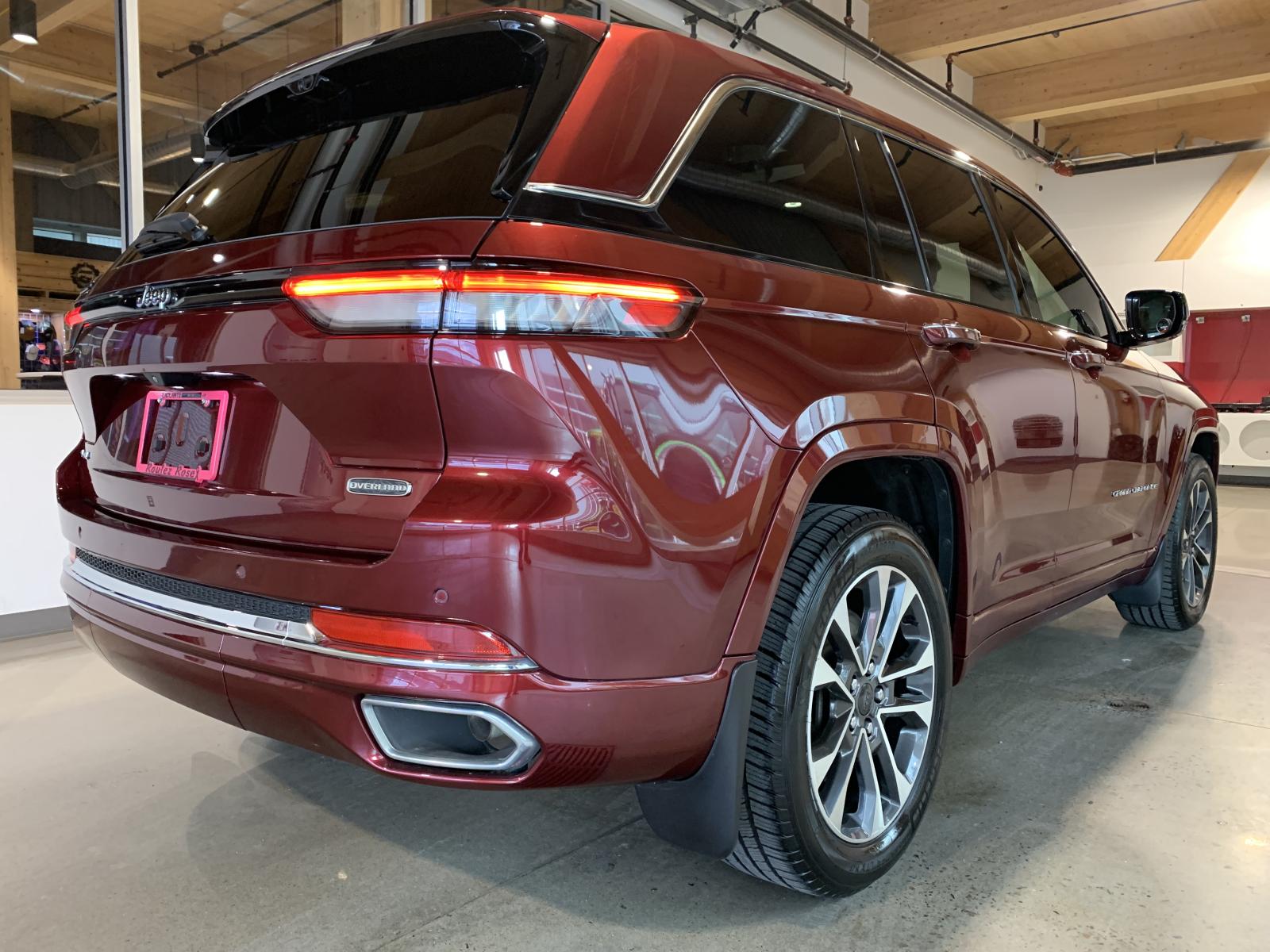 Jeep Grand Cherokee Overland 2022 — photo 4