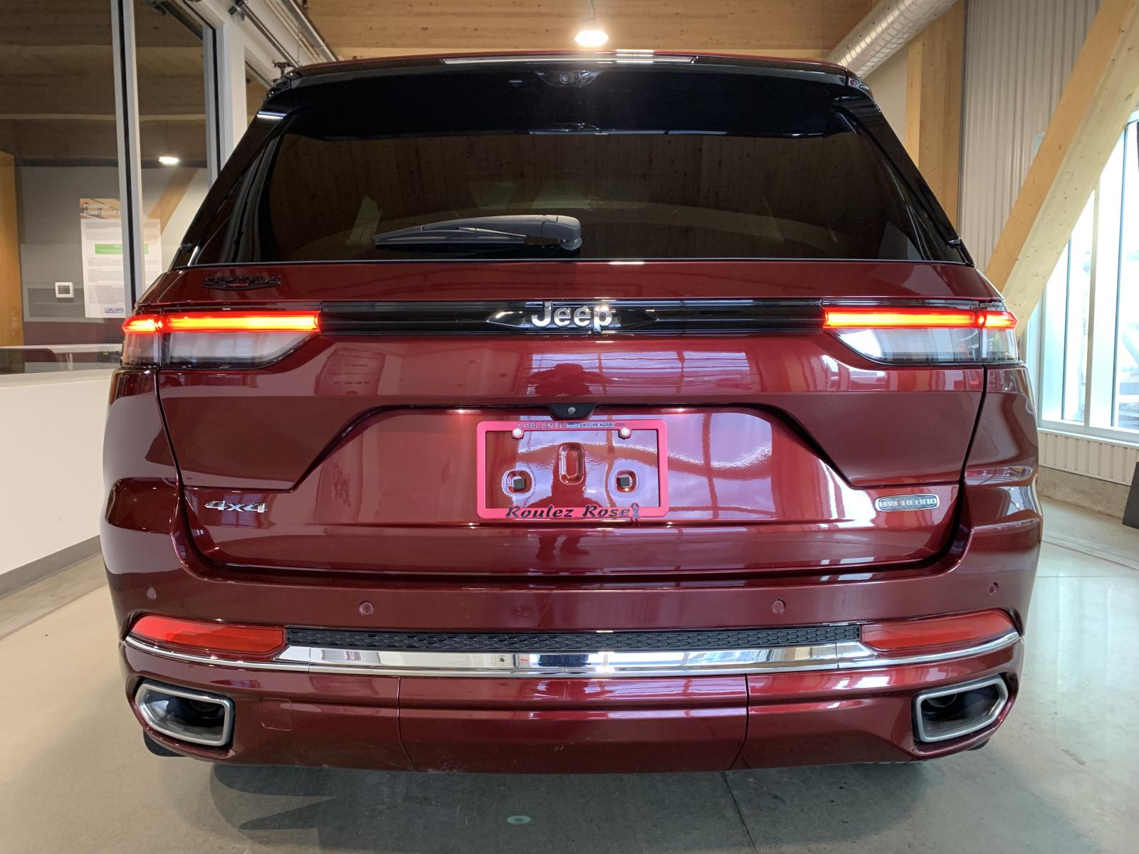 Jeep Grand Cherokee Overland 2022 — photo 3