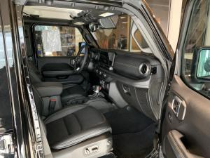 Miniature 8 Jeep Wrangler Sahara 2025