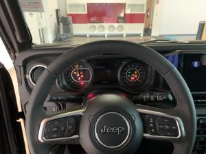 Miniature 15 Jeep Wrangler Sahara 2025