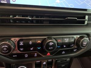 Miniature 19 Jeep Wrangler Sahara 2025