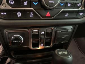 Miniature 20 Jeep Wrangler Sahara 2025