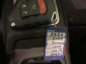 Miniature 33 Jeep Wrangler Sahara 2025