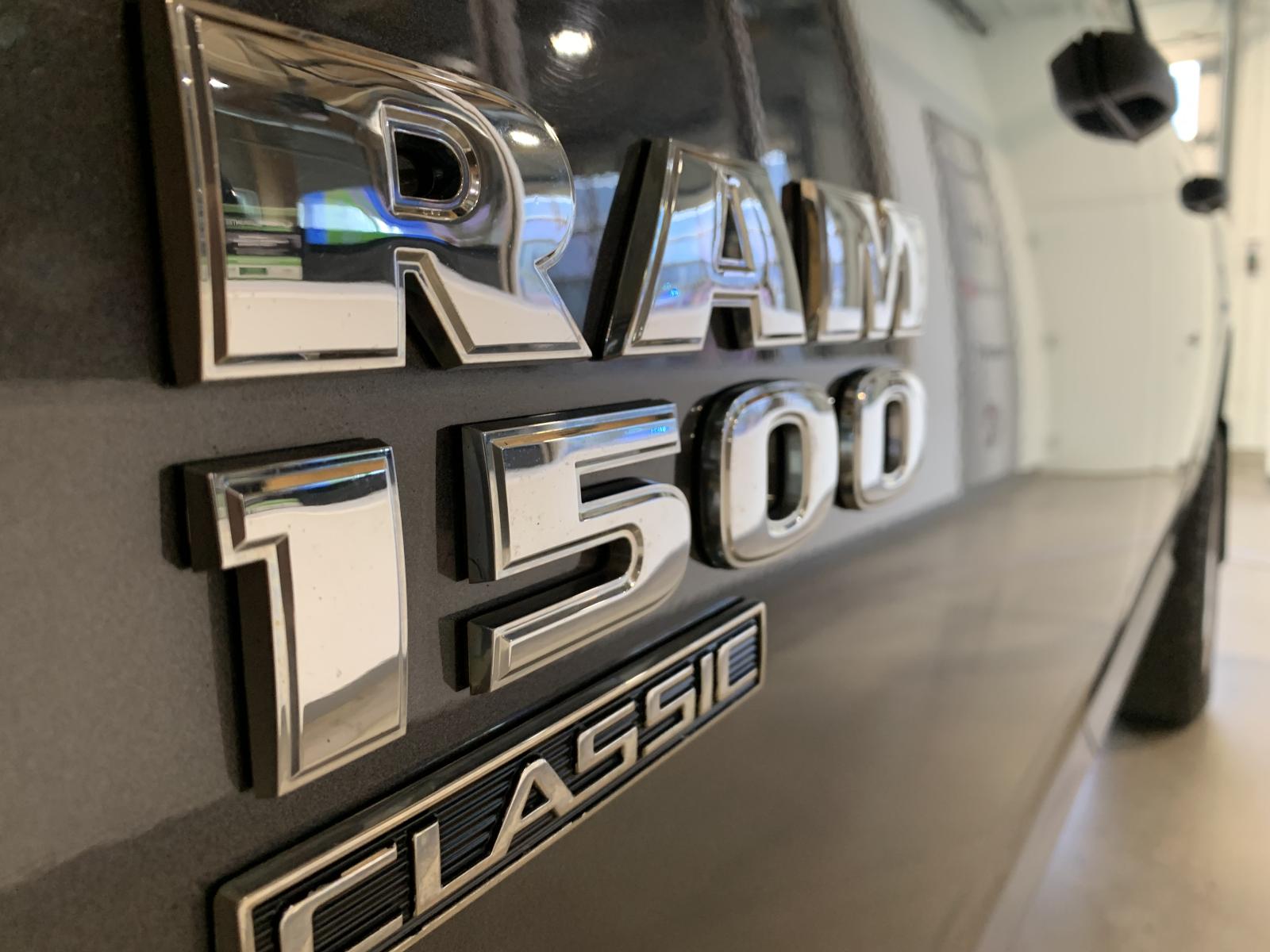 RAM 1500 SXT 2019 — photo 8