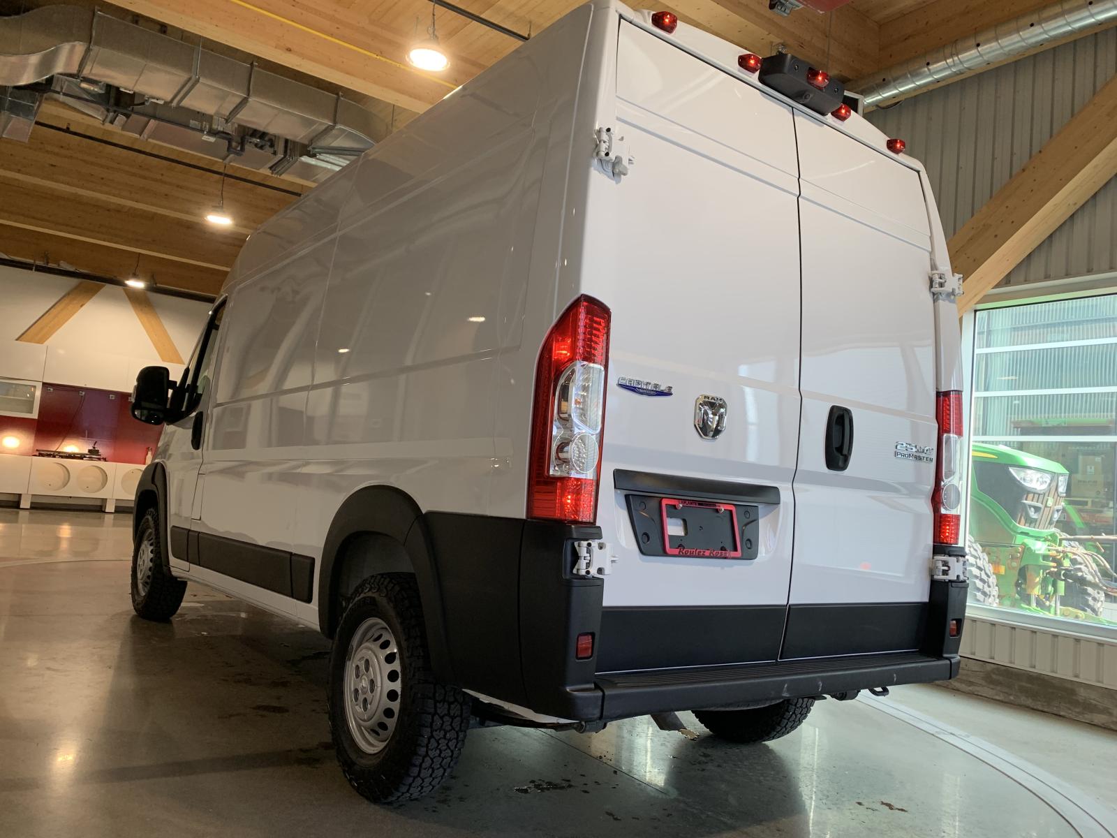 RAM Promaster 2500 High SLT+ HR 2025 — photo 3