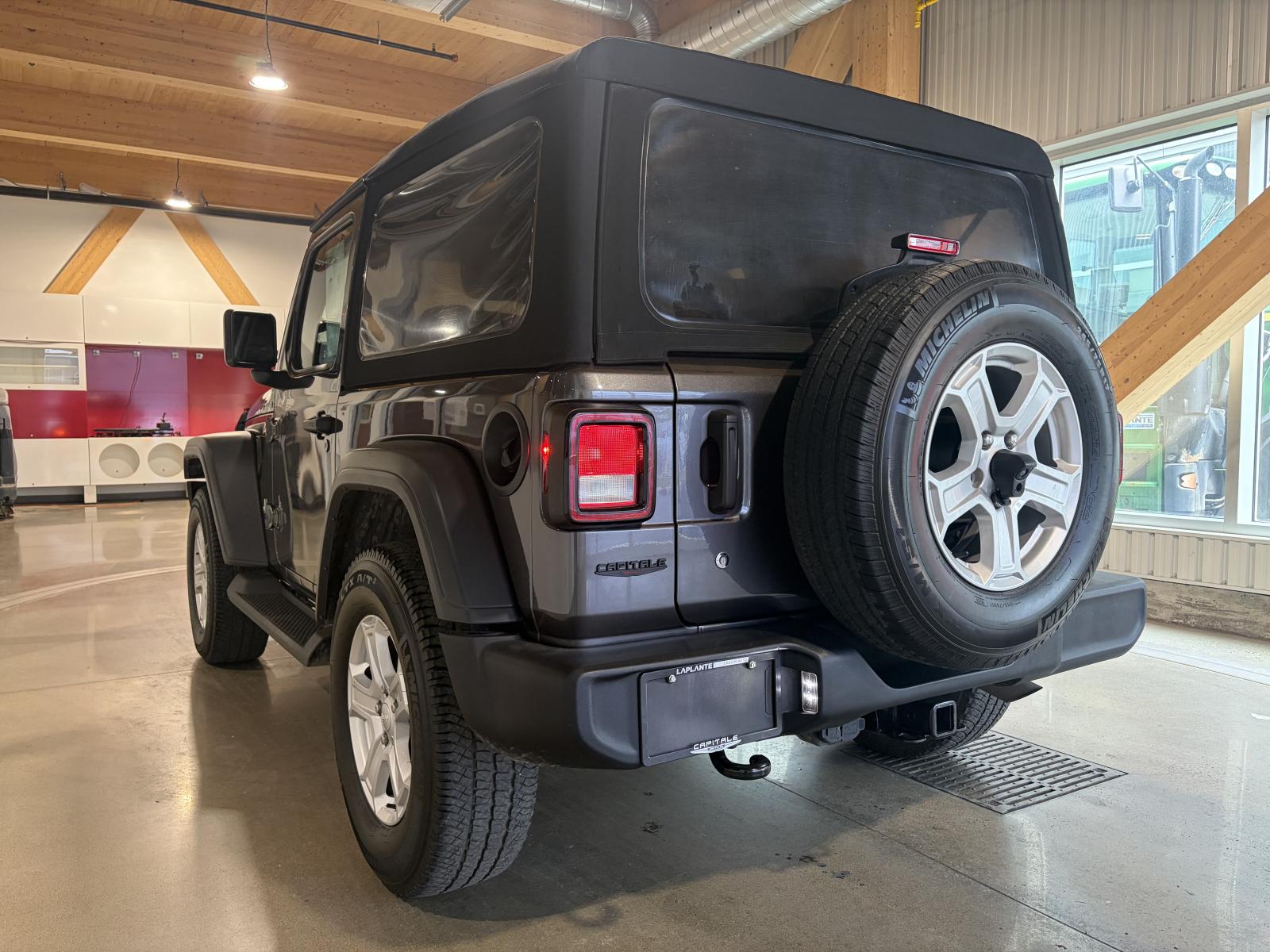 Jeep Wrangler Sport 2018 — photo 7