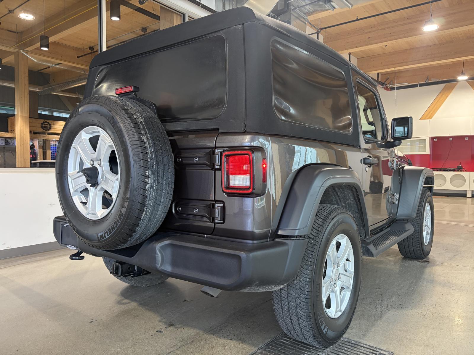 Jeep Wrangler Sport 2018 — photo 5