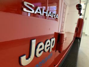 Miniature 9 Jeep Wrangler 4XE Unlimited Sahara 2021