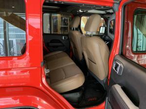 Miniature 12 Jeep Wrangler 4XE Unlimited Sahara 2021