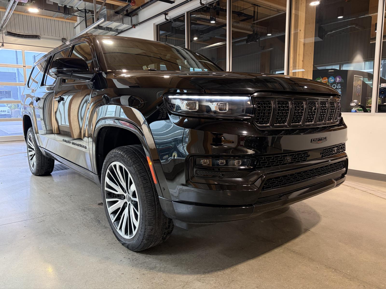 Jeep Grand Wagoneer L Series III 2023 — photo 3