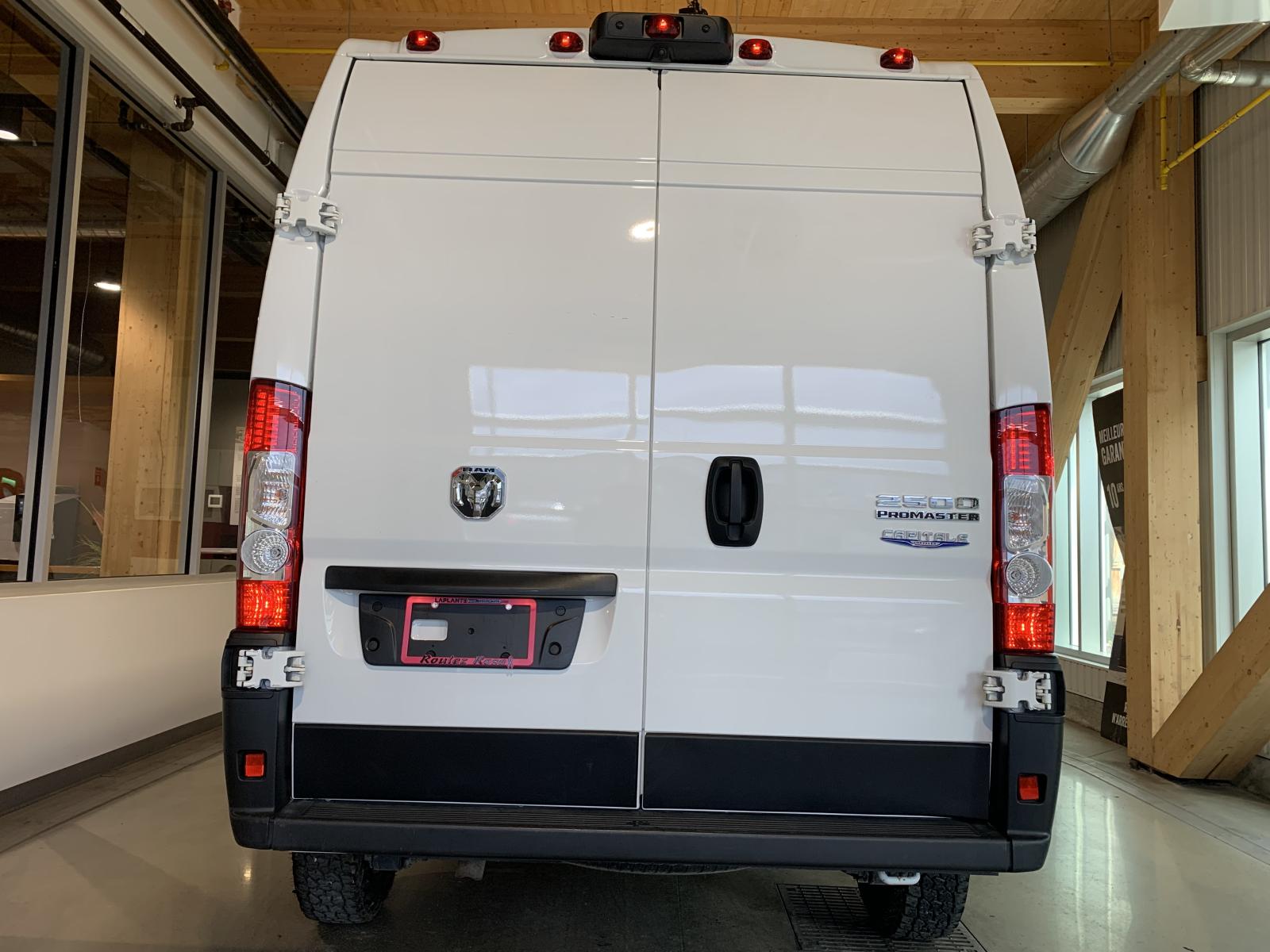 RAM Promaster 2500 High SLT+ HR 2025 — photo 3