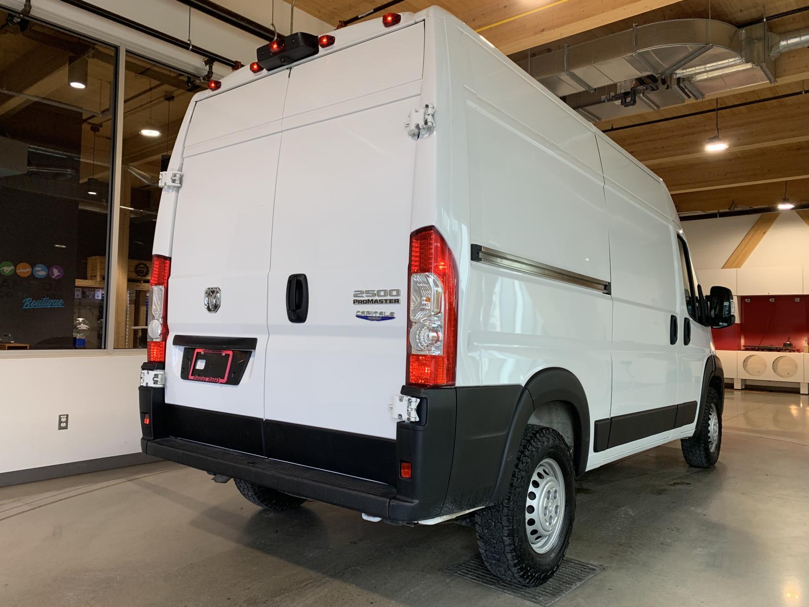 RAM Promaster 2500 High SLT+ HR 2025 — photo 4