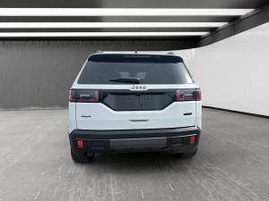 Miniature 7 Jeep Cherokee Overland 2026