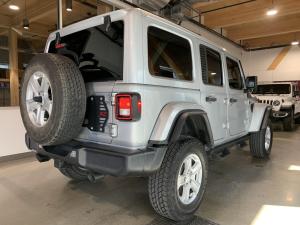 Miniature 5 Jeep Wrangler Sahara 2023