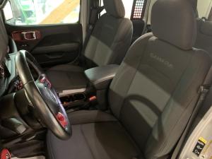 Miniature 13 Jeep Wrangler Sahara 2023