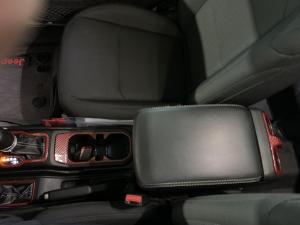 Miniature 33 Jeep Wrangler Sahara 2023