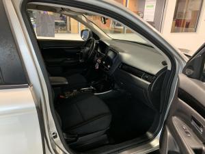 Thumbnail 9 Mitsubishi Outlander ES 2020
