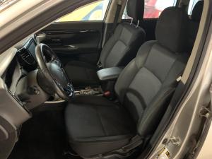 Thumbnail 12 Mitsubishi Outlander ES 2020